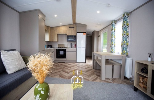Grantown-on-Spey Apartment | Grantown Getaway - SJA Stays - Modern 2 Bed Static