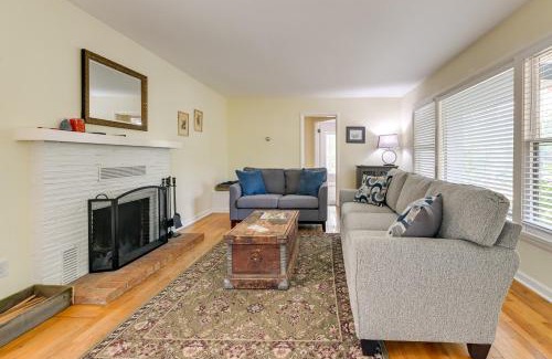 Grants Pass House | Grants Pass Getaway with Expansive Deck!