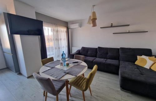 Floresti Apartment | Gray apartment nearby Amethyst & Vivo Mall