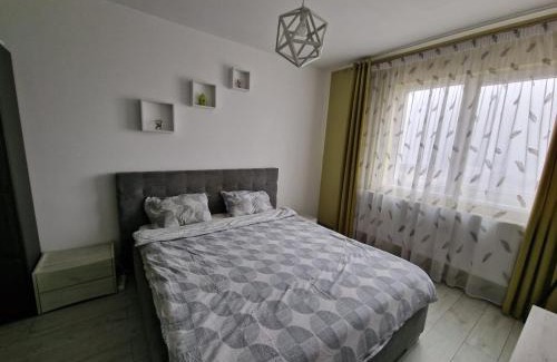 Floresti Apartment | Gray apartment nearby Amethyst & Vivo Mall