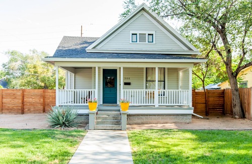 Grand Junction Cottage | Gray Gables - Central Victorian with Romantic Flair