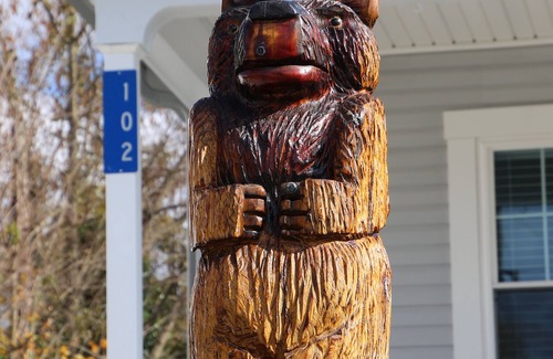 Williamstown House | Gray's Landing- NEWLY Renovated/1.8 miles to the ARK!