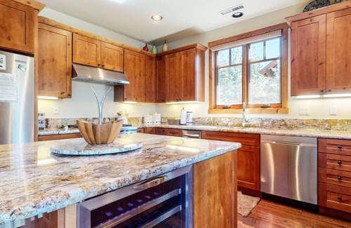 Mammoth Lakes House | Graystone 2088 4 Bedroom Home by RedAwning