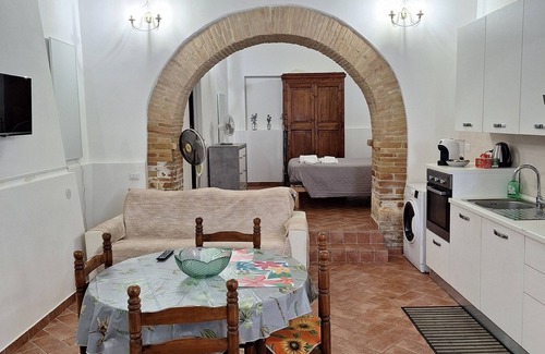 Guzman Apartment | Grazioso Appartamento Fresco Naturale Situato nel Cuore di Bevagna