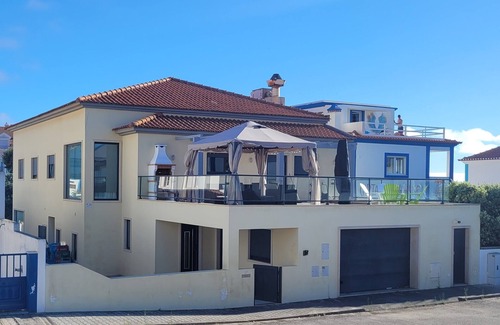 Baleal Villa | Great 6 bedroom villa, next to beach and surf!