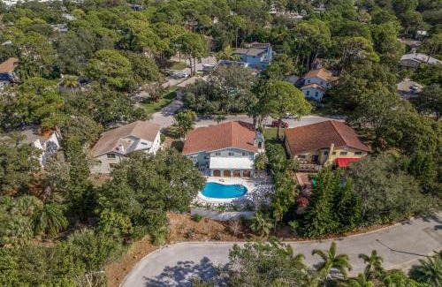 Seminole House | Great 6BR for All Ages Heated Pool 5 Min to Beach