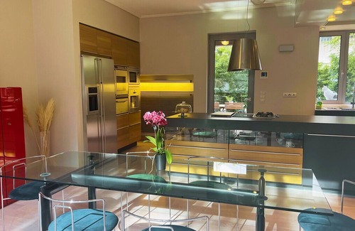 Glyfada Villa | Great Athens Villa | Villa Amfissis | 4 Bedrooms | Short Distance to Glyfada |.