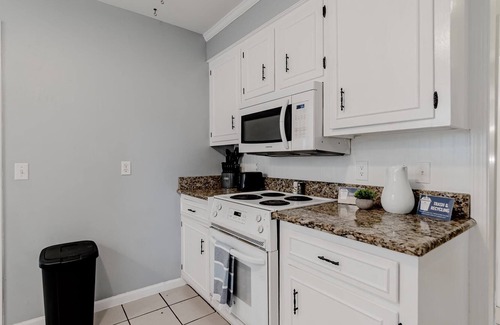 Irmo House | Great Back Yard! Midtown- Stay at the Dew Drop Inn