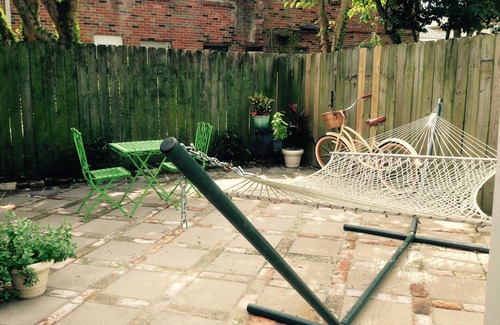 East Riverside House | Great Central Location For All Your NOLA Fun. Large 2 Bd Right Off Magazine St.