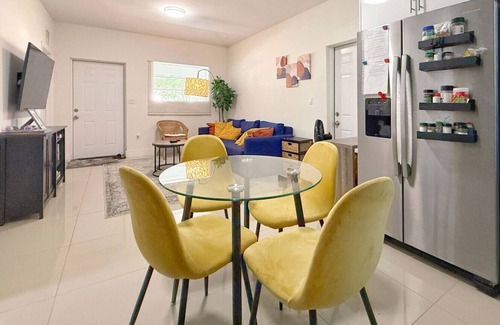 Liberty City House | Great Deal - Room Central Location Buena Vista