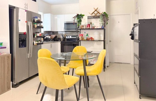 Liberty City House | Great Deal - Room Central Location Buena Vista