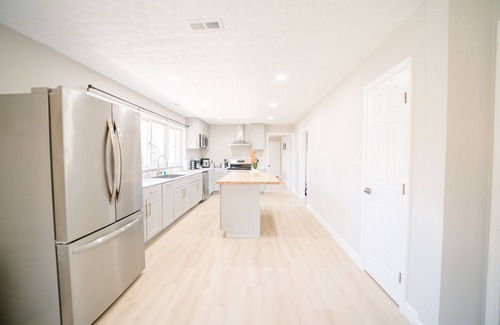 Great Falls House | Great Falls Modern Escape: 10BR/5BA Luxury Retreat!