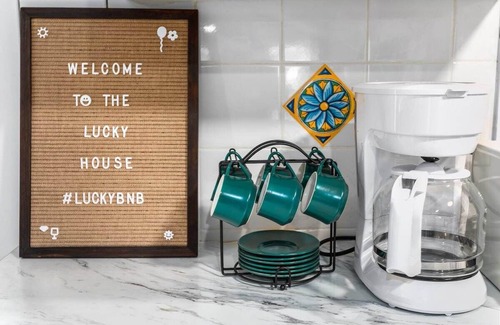 Shawnee House | Great for Families Sleeps7 15 Mins to KC+WiFi