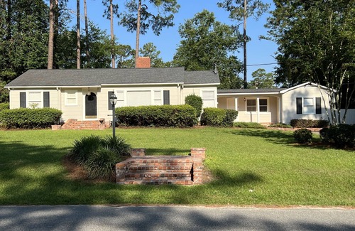 Douglas House | Great home minutes from Downtown Douglas