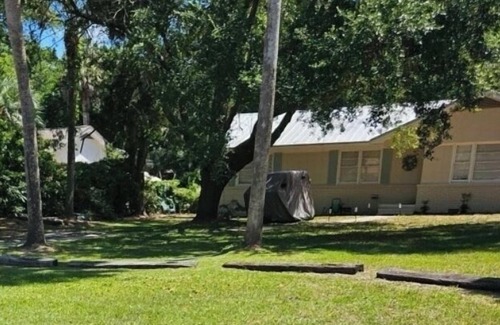 Isle of Palms House | Great Home on CuldeSac by IOPRecCtr-So close to Beach & Marina-Comes w/GolfCart