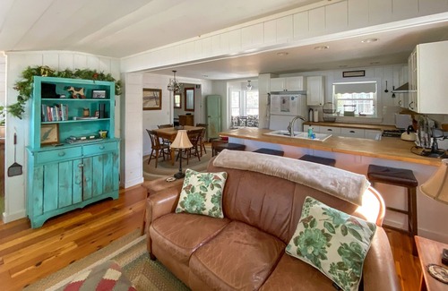 Wells House | Great Lake Views, Renovated Farmhouse