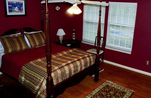 Mount Pleasant House | Great Location, 3 miles to Beach, Private Heated Pool. 10 min. to Downtown Chas