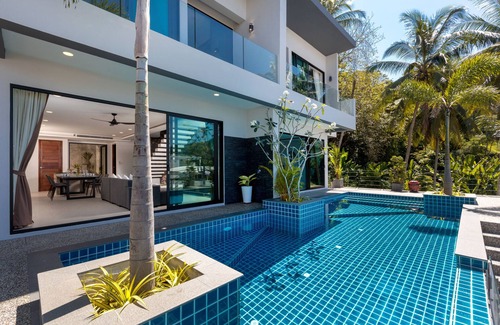 Kata Villa | Great Location, Awesome Sea Views and Sunsets!