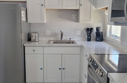 Iona House | Great location. Near beaches, shopping, restaurants.