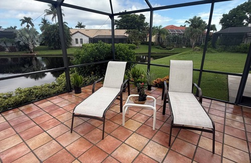 Town and River House | GREAT location near Ft Myers Beach, Sanibel, and walking distance to restaurants