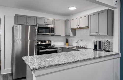 Forest Park Apartment | Great Location! Updated w King Bed and Fast Wifi