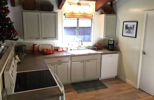 Bijou Pines House | Great location, 3 blocks from the lake, 5 minutes from Heavenly Valley & Casinos