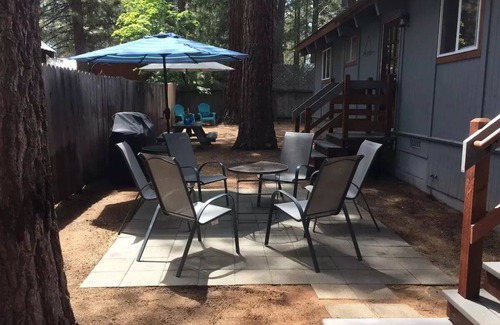 Bijou Pines House | Great location, 3 blocks from the lake, 5 minutes from Heavenly Valley & Casinos