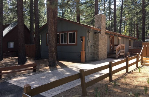 Bijou Pines House | Great location, 3 blocks from the lake, 5 minutes from Heavenly Valley & Casinos