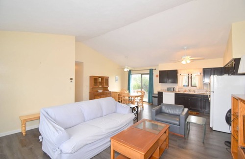 Eastward Look House | Great Location! Walk to Scarborough Beach!