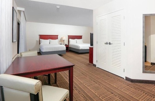 Santa Maria House | Great Relaxing Overnight Stay! Relaxing Unit! Enjoy Pool Access and Free Parking