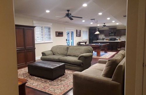 White City Apartment | Great Sandy apartment with hot tub and pool table!