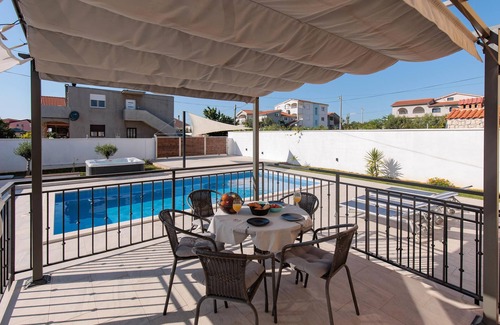 Crno House | Great vacation home in residential area on the outskirts of Zadar.