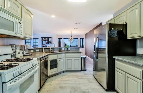 Twentynine Palms House | Great View House Hot Tub Fire Pit