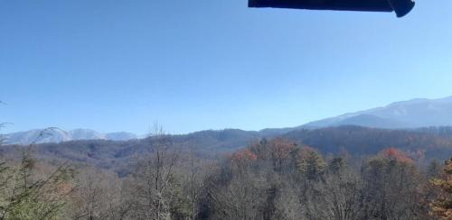 Gatlinburg House | Great View Location Studio Log Cabin Hot Tub