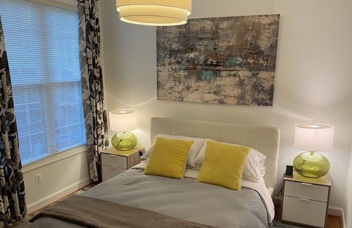 Court House Condo | Great work or play space. Centrally located, walk everywhere.