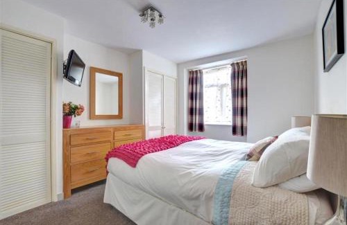 Borth-y-Gest House | Greaves Wharf House