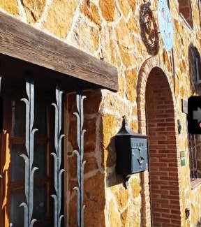 El Tiemblo Villa | GREDOS RURALRUT cerca del CASTAÑAR de El Tiemblo, Reserva Natural VALLE DE IRUELAS, alojamiento acogedor con cabina hidromasaje, chimenea eléctrica, calefacción, wifi, cocina