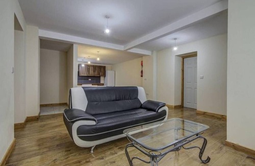 Old Trafford Apartment | Green Apartments