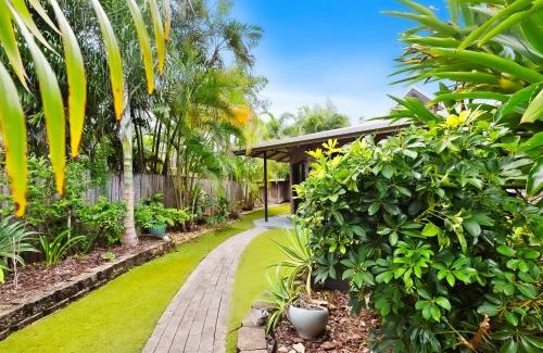 Trinity Beach House | Green Cottage