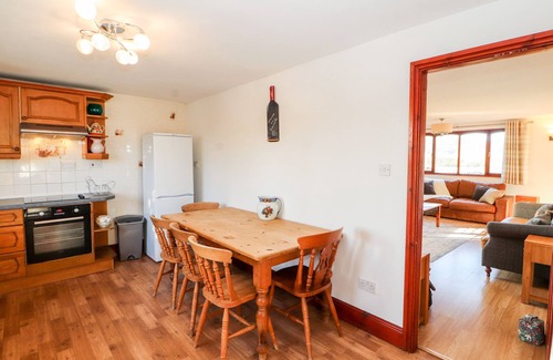 Arrad Foot Cottage | GREEN HILLS FARM, pet friendly, with hot tub in Ulverston