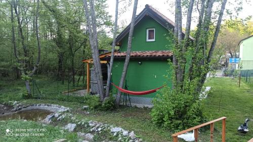 Sarsoni Ski Chalet | Green House