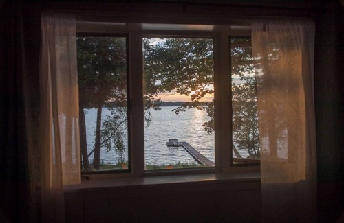 Interlochen Cottage | GREEN LAKE RETREAT ~ MODERN SPACIOUS LAKE HOME
