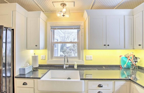 Markesan Cottage | Green Lake Vacation Home w/Screened Porch!