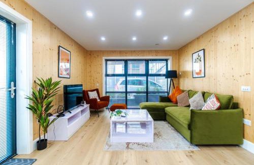 Hove House | Green Mews 1 with Free Parking By My Getaways