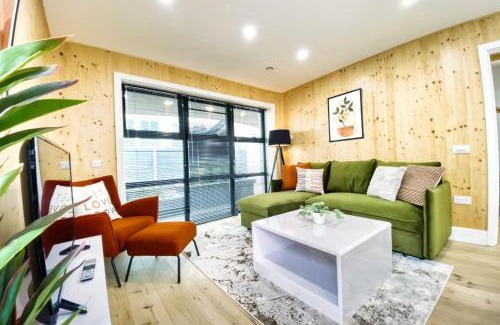 Hove House | Green Mews 1 with Free Parking By My Getaways