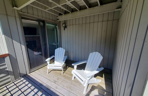 West Dover Condo | Green Mountain Getaway-10 mins to Haystack and less than 1 mile to Mt Snow!