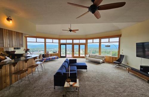 White River Junction House | Green Mountain Getaway