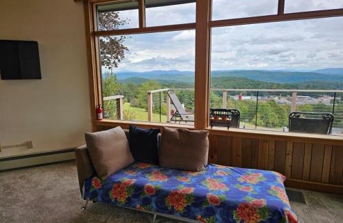 White River Junction House | Green Mountain Getaway