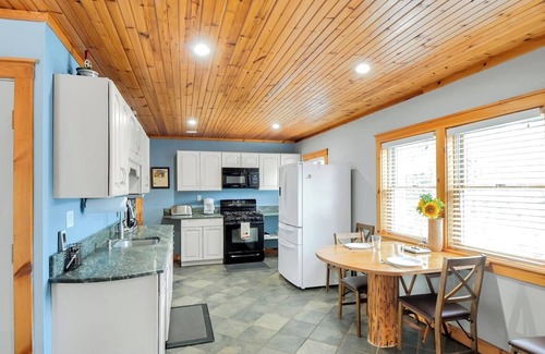 Mount Holly House | Green Mtn Haven Dog Friendly Hot Tub Okemo