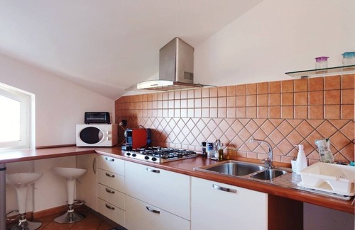 Carolei House | GREEN ROOF will make you rediscover the pleasure of sleeping cradled by the sweet peace